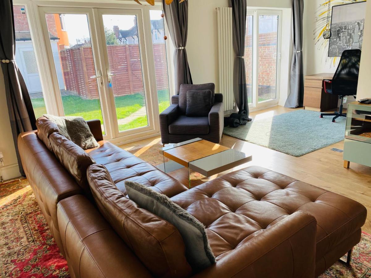 Mayors House Ideal For Groups & Business Vila Peterborough Exterior foto